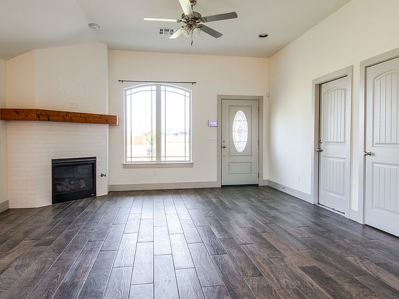 5th image of 1004 E Jackrabbit Ln