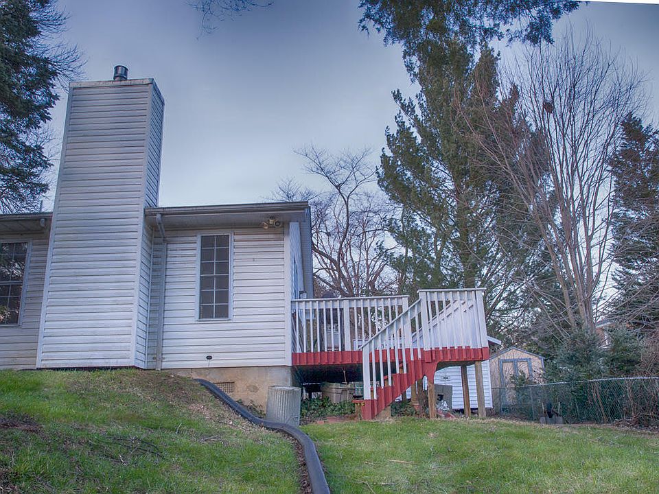 2nd image of 318 Ladson Rd