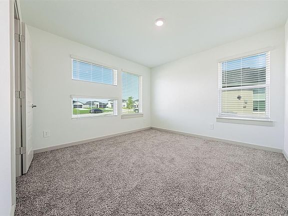 5th image of 28902 York Beach Ln
