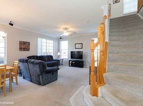 5th image of 2231 Claremont Ln
