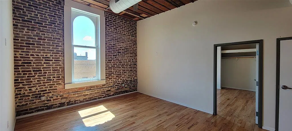 1 bed, 719 sqft, $1,350 — Photo 2