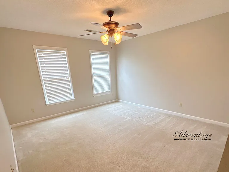 1286 Creek Valley Dr — Photo 7