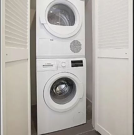 3rd image of 314 W 39th St APT 5W