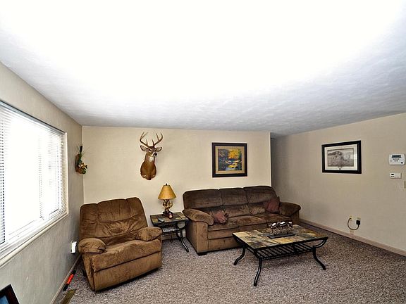 4th image of 233 Victoria Dr