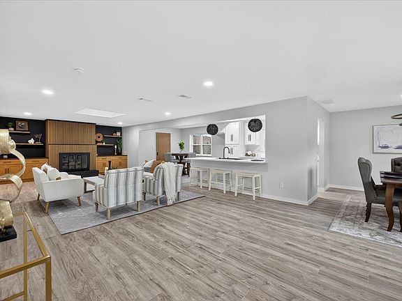 5th image of 3330 Sharpview Ln