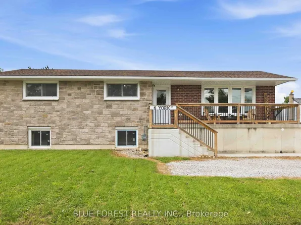 6 York St, Lambton Shores, ON N0N 1J0