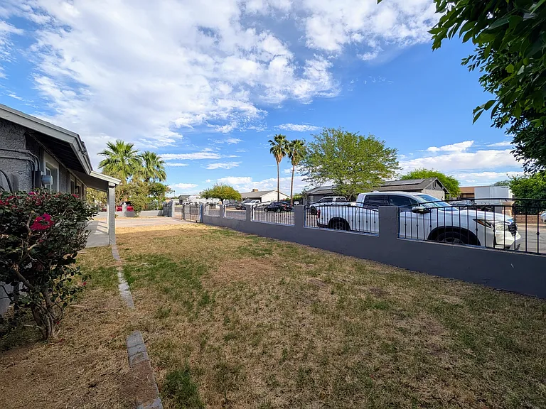 13208 W Tuckey Ln — Photo 51