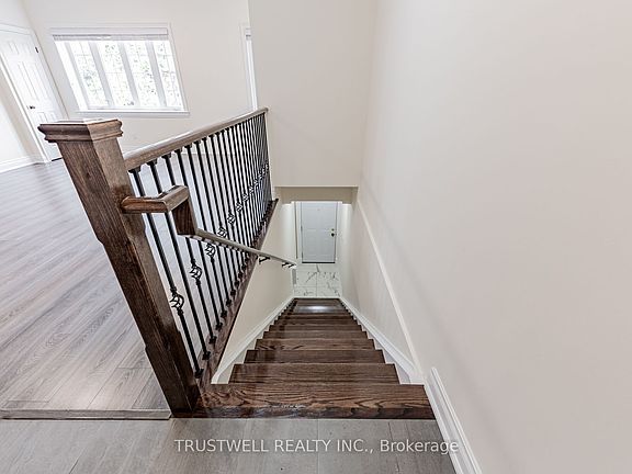 4th image of 142 Borden St