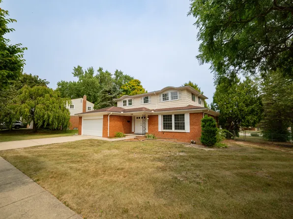 3340 Bluett Dr, Ann Arbor, MI 48105