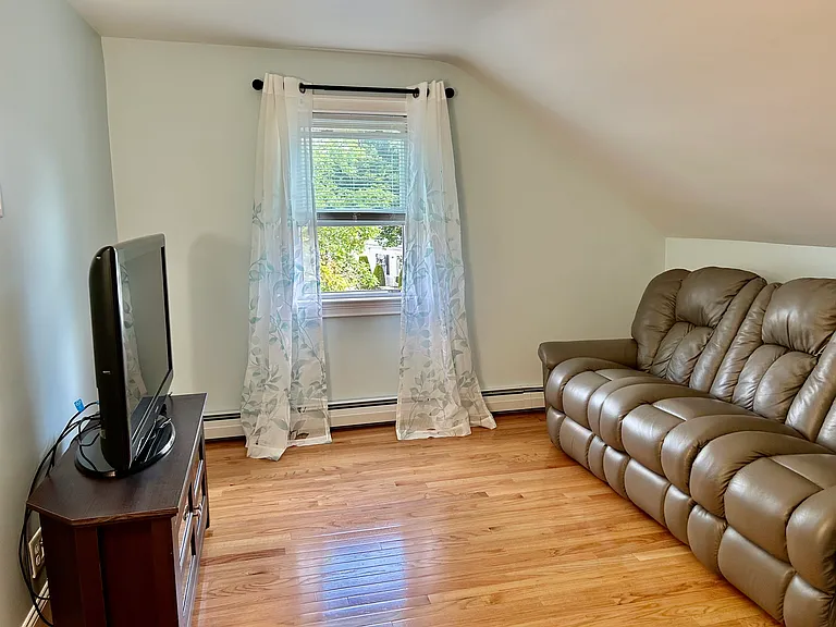 71 Yeoman Ave — Photo 3