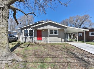 2215 W Calhoun St, Springfield, MO 65802