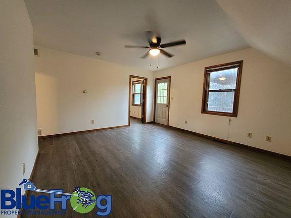 3rd image of 399 Forest Ave #1/2