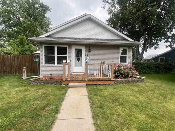 22 Sweet Briar Lane, Cambridge, WI 53523