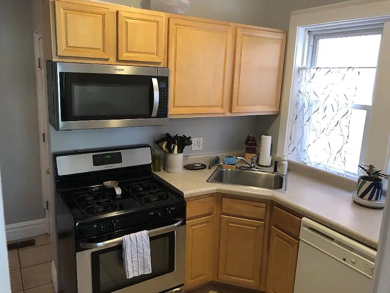 1 bed, 900 sqft, $975 — Photo 3