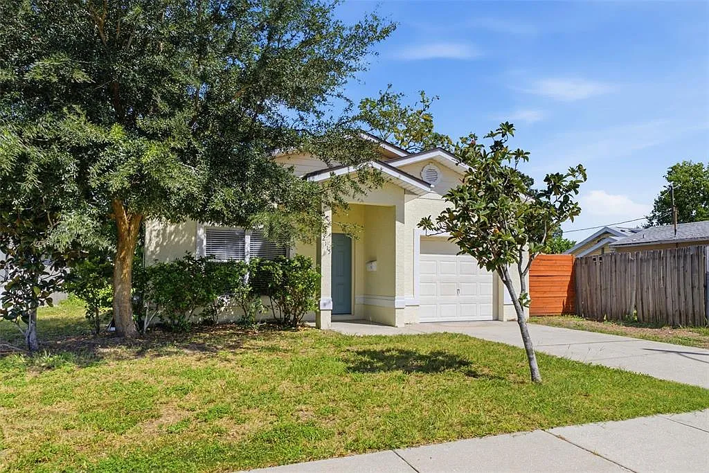 3 bed, 2.0 bath, 1112 sqft, $2,500 — Photo 1