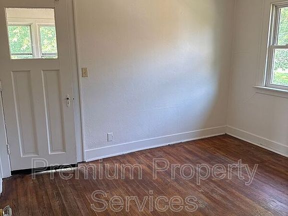 5th image of 907 14th St Unit 2
