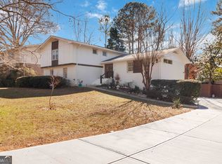 2001 Village North Rd, Dunwoody, GA 30338