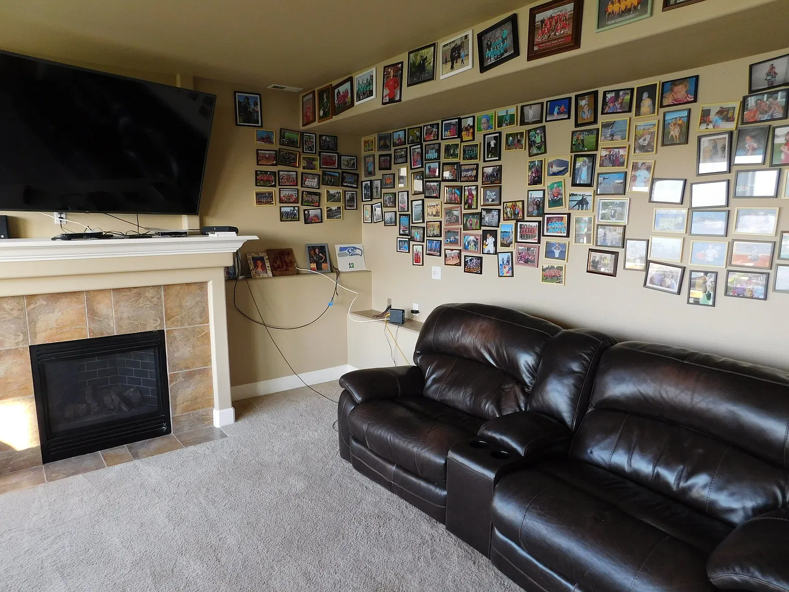 Cozy 1BR/1BA waterfront apartment for Rent on Lake Tapps.- Available now. — Photo 2
