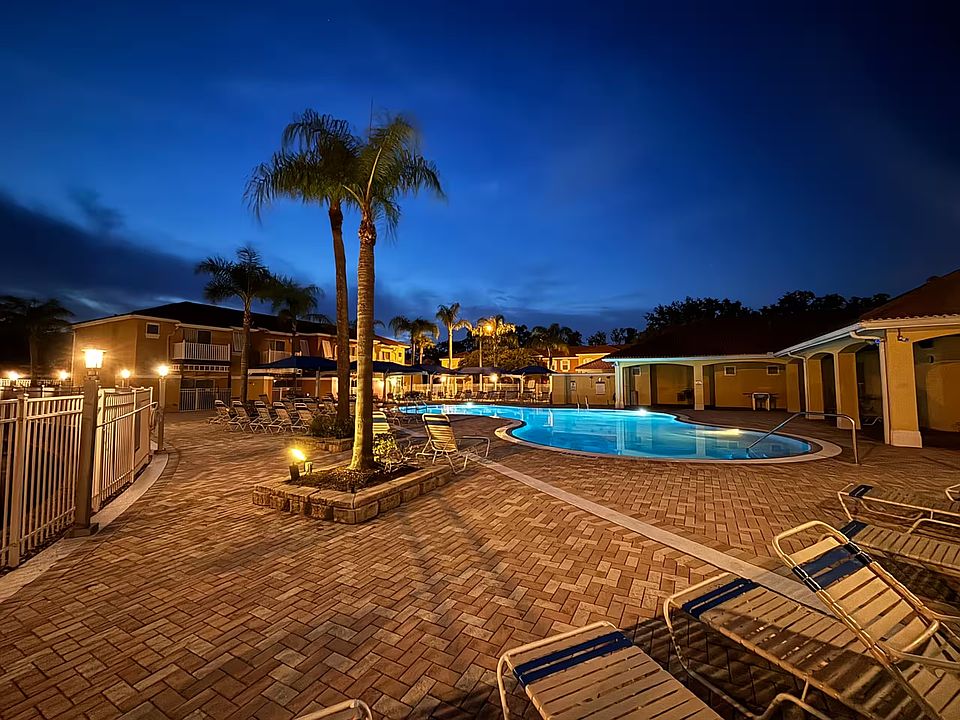 1st image of 1037 Park Ridge Cir