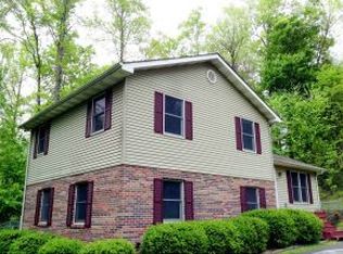 2017 Ridgeview Dr, Big Stone Gap, VA 24219