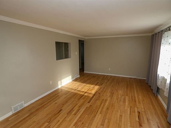 4th image of 304 Millport Rd