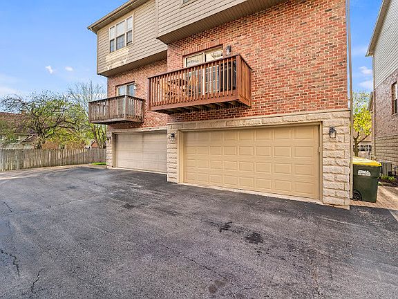 4th image of 265 N Wilmette Ave
