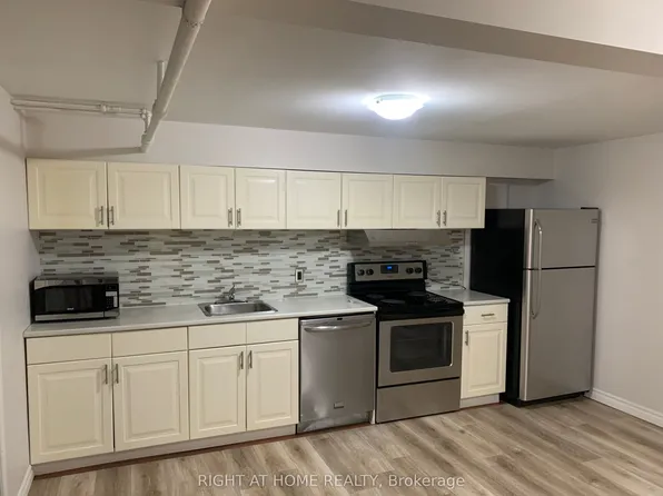 701 The Queensway Ave, Etobicoke, ON M8Y 1L2