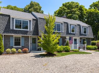 33 Old Colony Pl, Falmouth, MA 02540