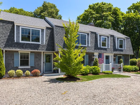 33 Old Colony Place, Falmouth, MA 02540
