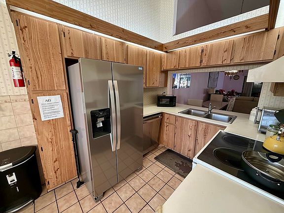 3rd image of 1270 PARKSIDE GREEN Drive #D