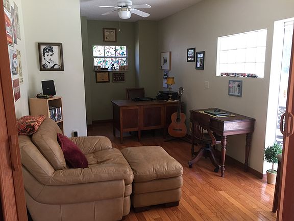 Den / 4th Bedroom
