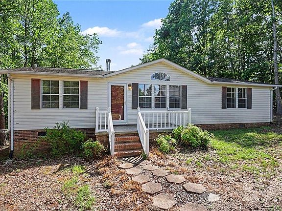 3rd image of 194 Pinehaven Dr