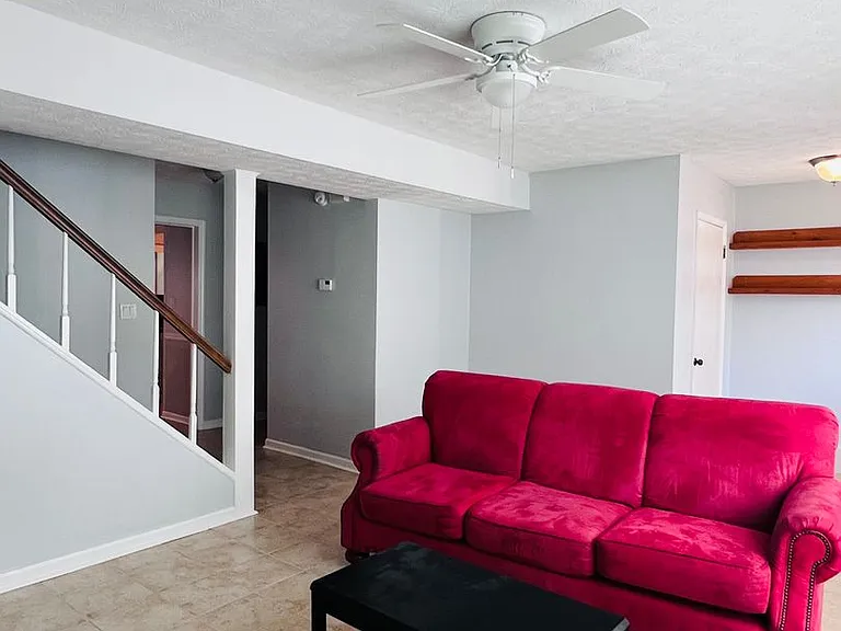 510 Oak Meadow Ln — Photo 3