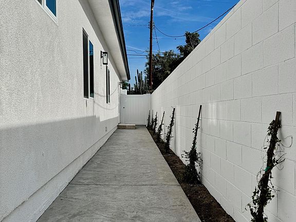 2nd image of 7532 Beck Ave