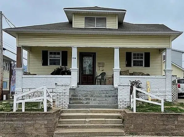 208 W College St, Marion, IL 62959