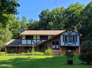 252 Mozzette Rd, Canadensis, PA 18325