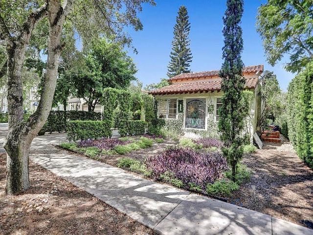 1st image of 1107 Alhambra Cir
