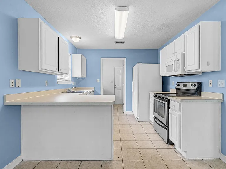 3998 Lauren Ct — Photo 9