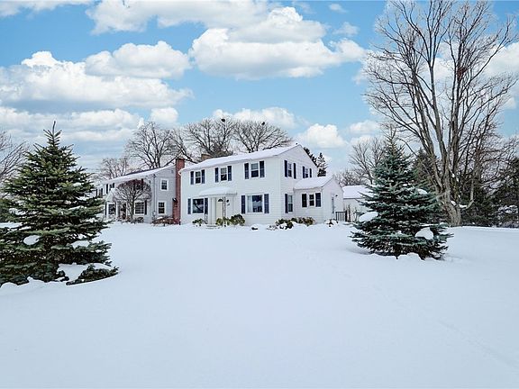 3rd image of 139 Baycrest Dr