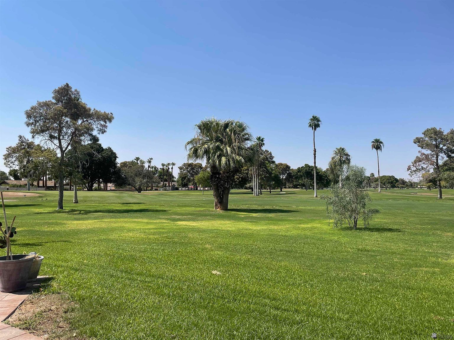 500 E Country Club Dr