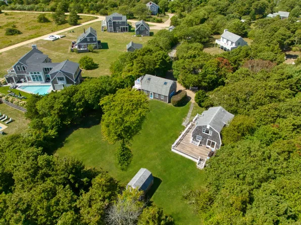 19 Katama Dr, Edgartown, MA 02539