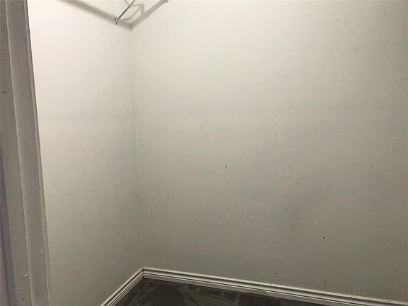 5th image of 101 W McFarland St