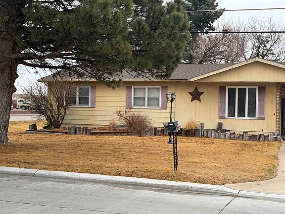 2nd image of 1015 4th Ave