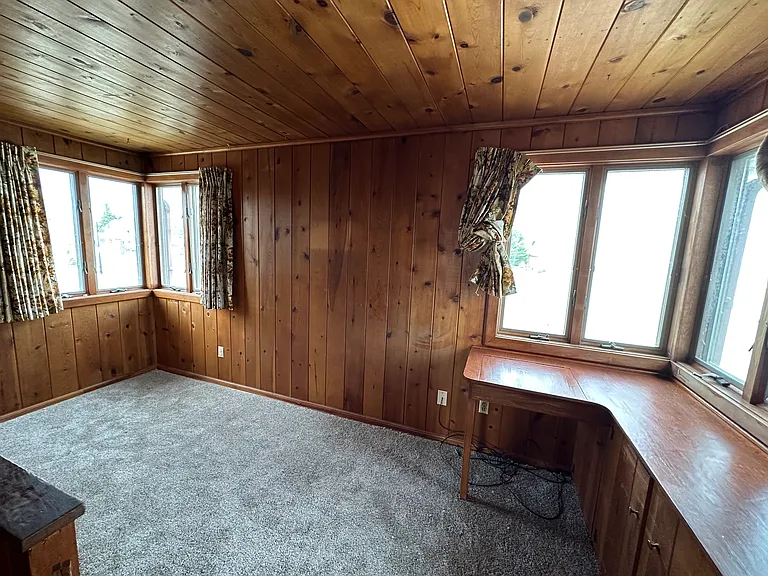 103 E Park Ln — Photo 4