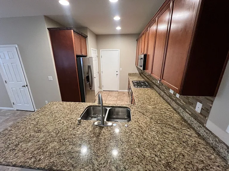 10626 Shiny Skies Dr — Photo 10