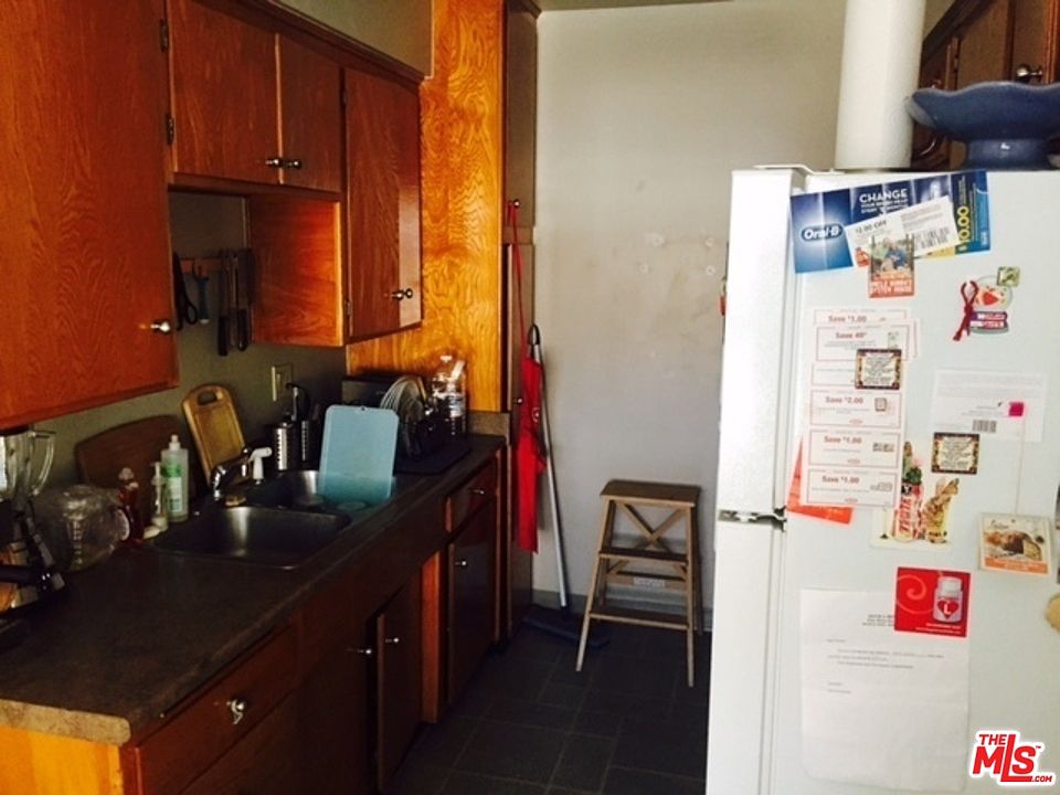 2nd image of 817 S Gramercy Pl APT 3