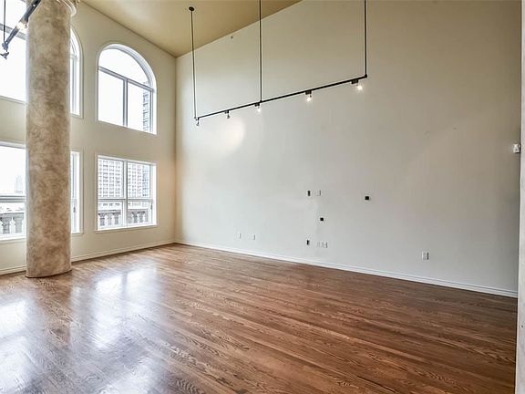 4th image of 3030 Post Oak Blvd Unit 807