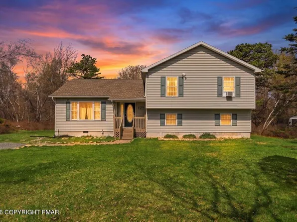 261 Clearview Dr, Long Pond, PA 18334