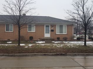 2106 Oak St, Wyandotte, MI 48192