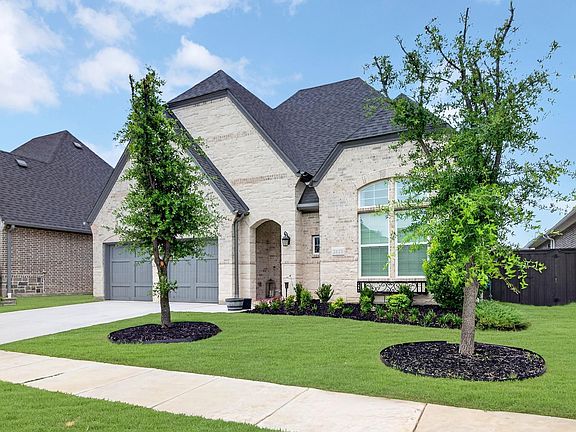 2nd image of 2825 Braemar